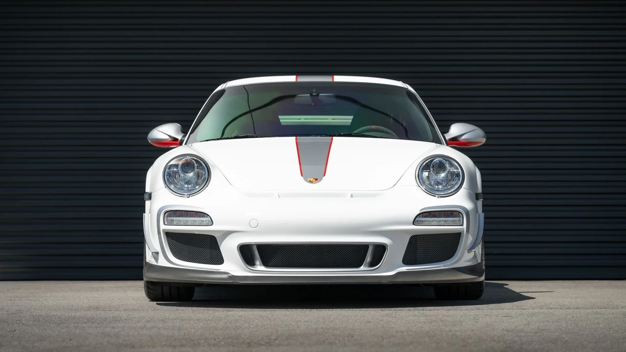 2011 Porsche 997 GT3 RS 4.0 - Image 19 of 31