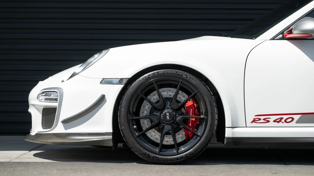 2011 Porsche 997 GT3 RS 4.0 - Image 27 of 31