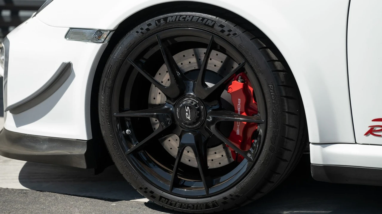 2011 Porsche 997 GT3 RS 4.0 - Image 29 of 31