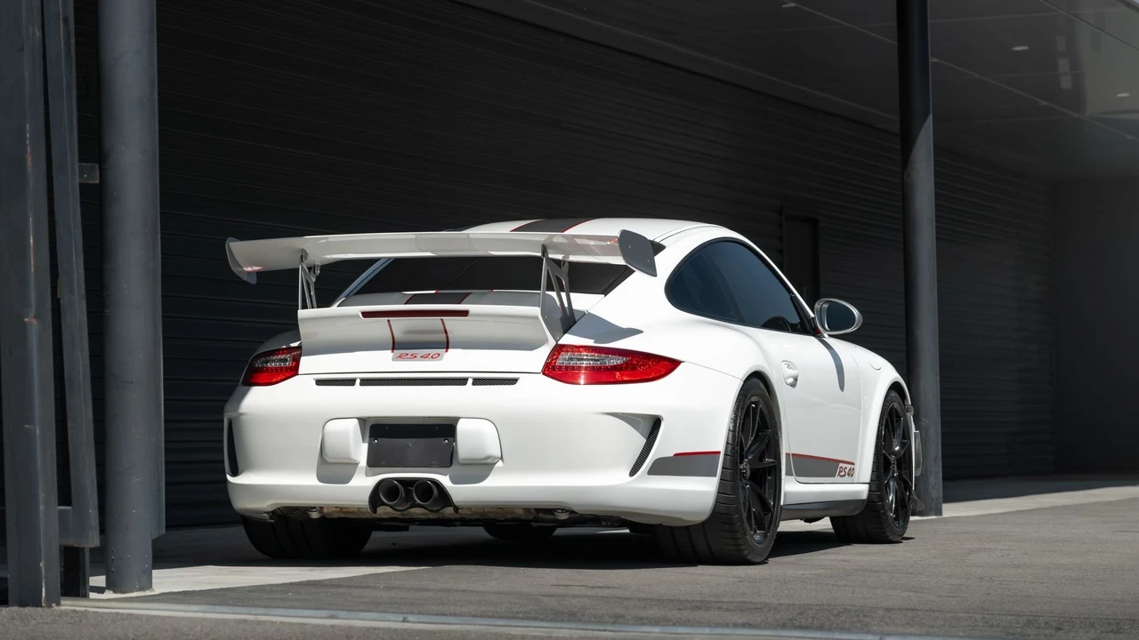 2011 Porsche 997 GT3 RS 4.0 - Image 16 of 31