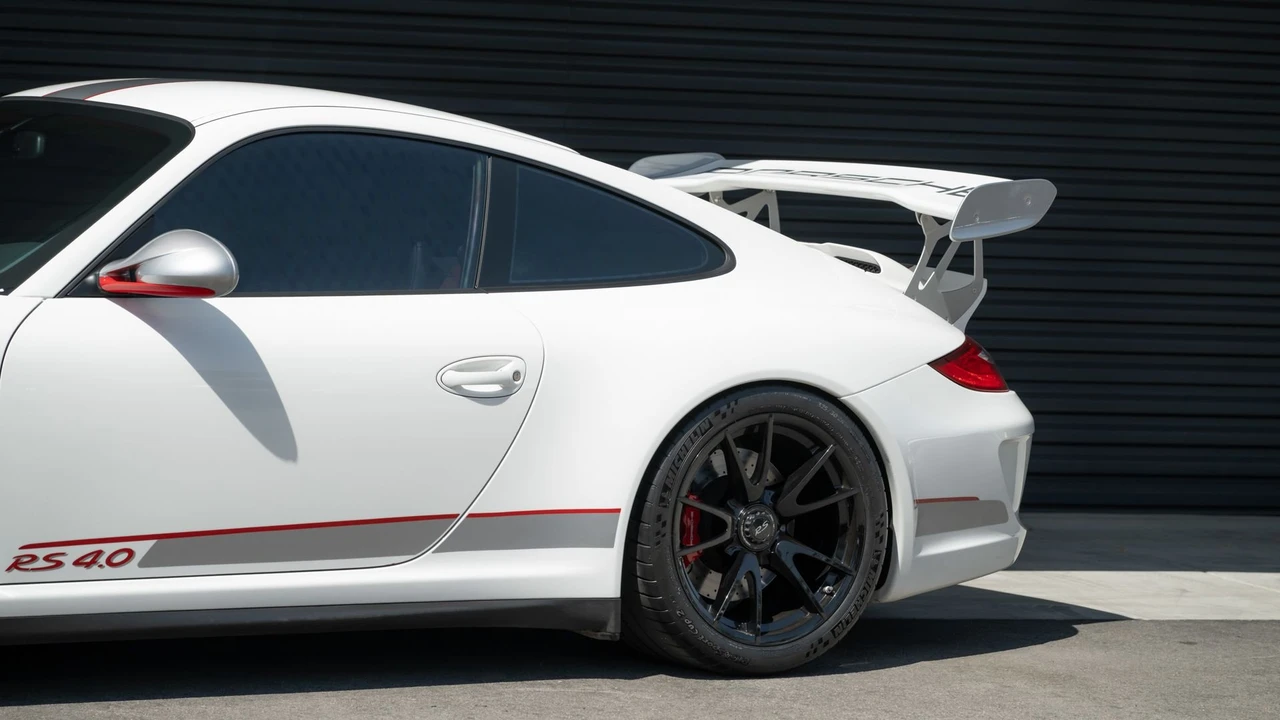 2011 Porsche 997 GT3 RS 4.0 - Image 22 of 31