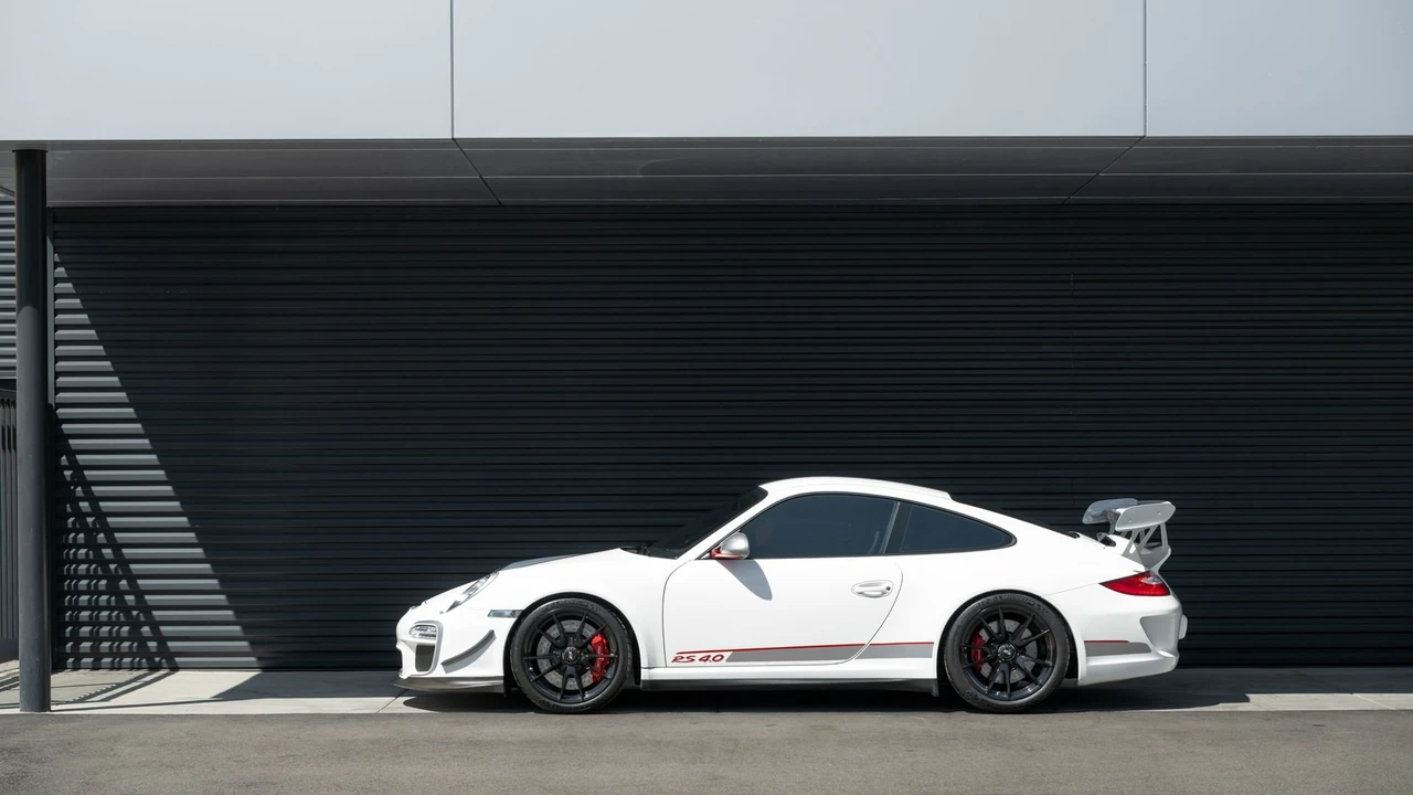 2011 Porsche 997 GT3 RS 4.0 - Image 15 of 31