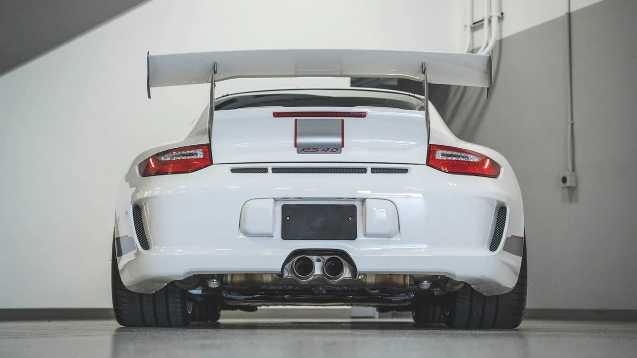 2011 Porsche 997 GT3 RS 4.0 - Image 6 of 31