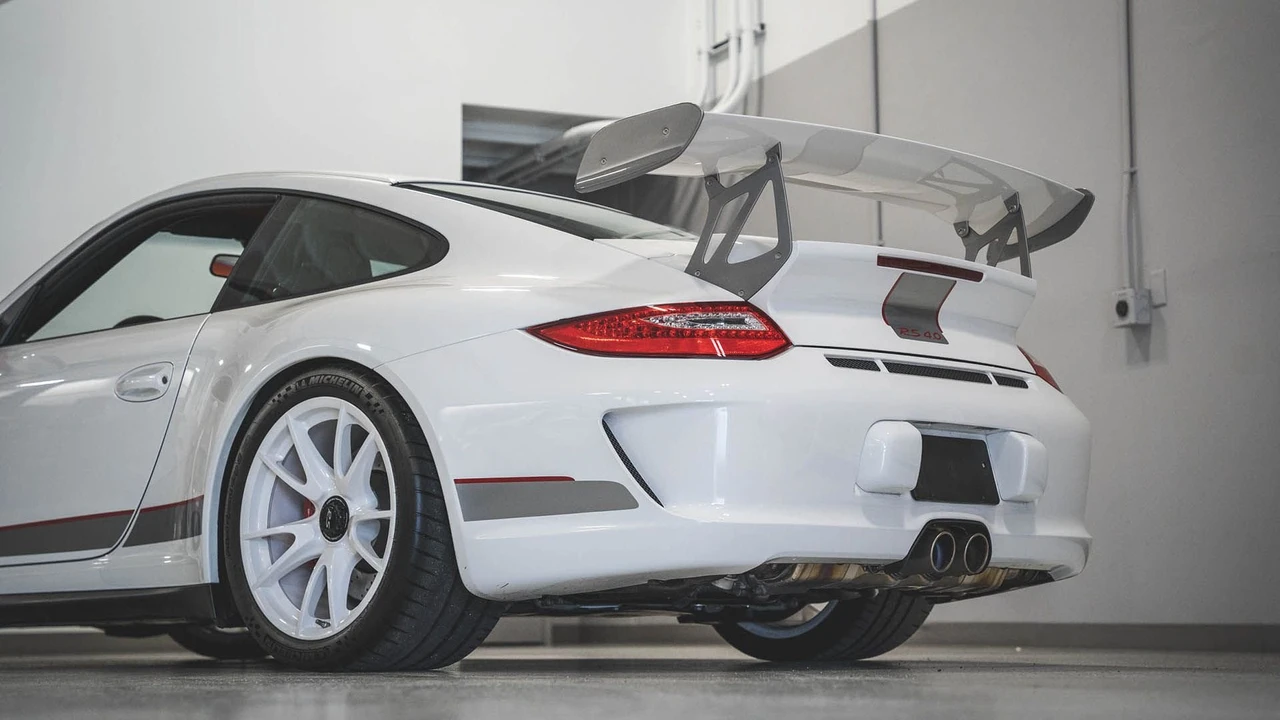 2011 Porsche 997 GT3 RS 4.0 - Image 23 of 31