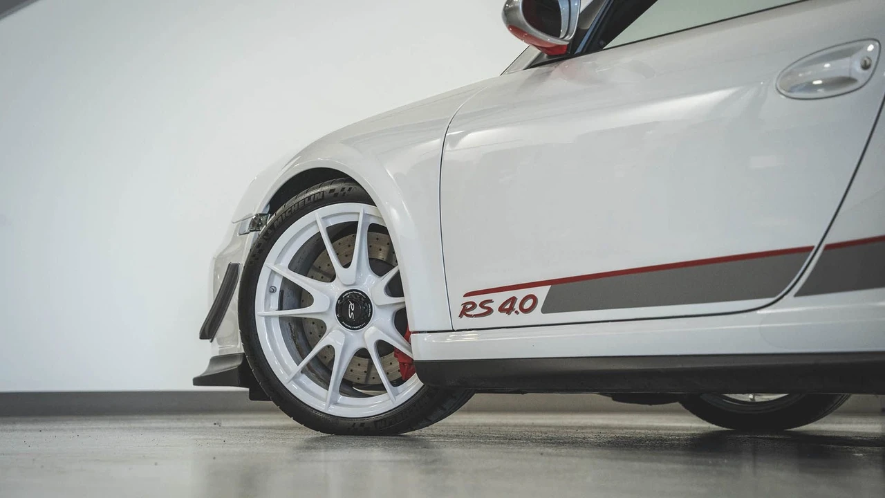 2011 Porsche 997 GT3 RS 4.0 - Image 22 of 31