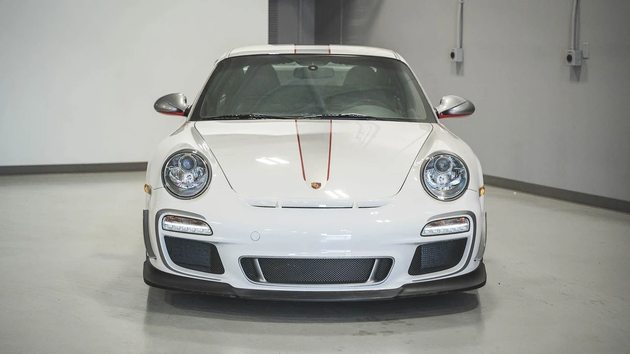 2011 Porsche 997 GT3 RS 4.0 - Image 3 of 31