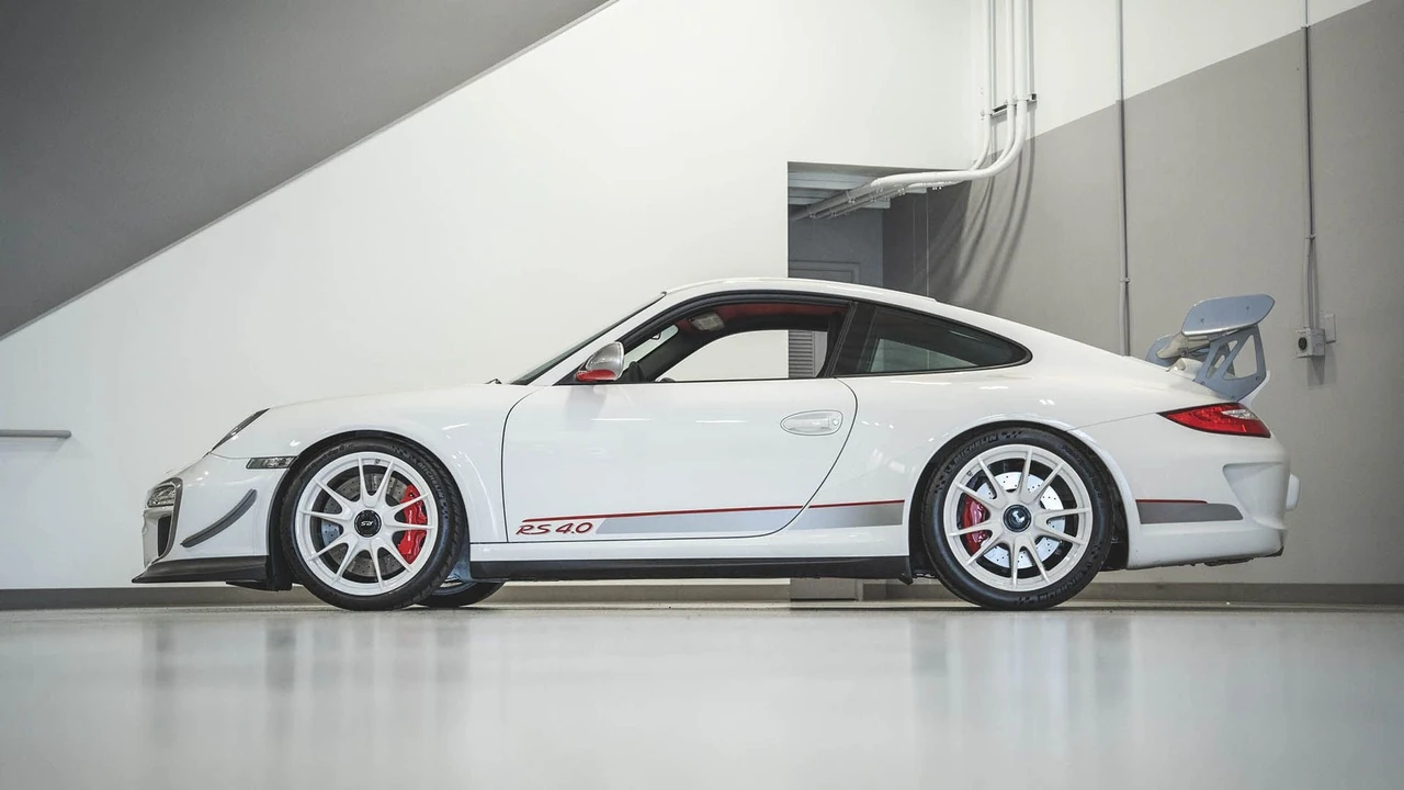 2011 Porsche 997 GT3 RS 4.0 - Image 9 of 31