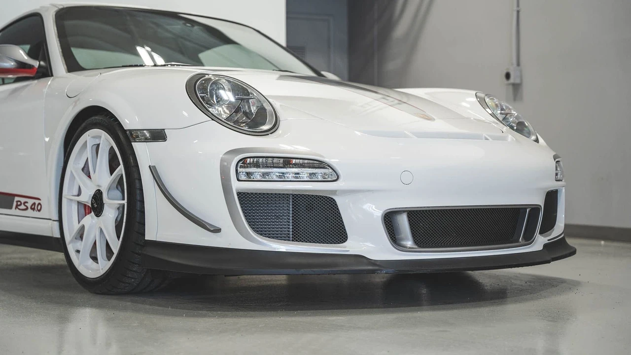 2011 Porsche 997 GT3 RS 4.0 - Image 19 of 31