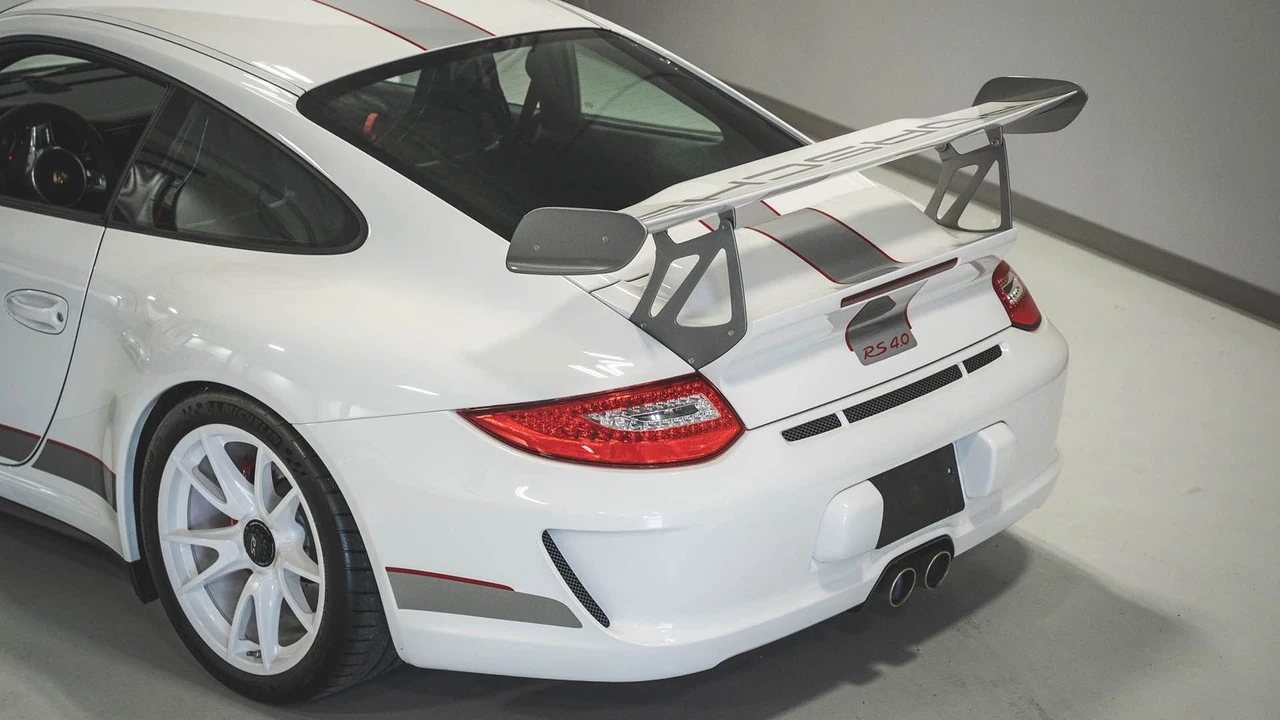 2011 Porsche 997 GT3 RS 4.0 - Image 15 of 31