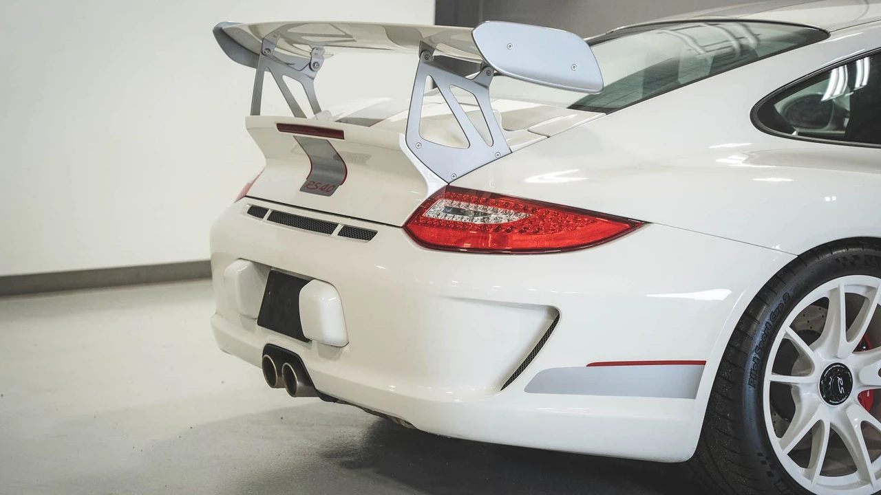 2011 Porsche 997 GT3 RS 4.0 - Image 14 of 31