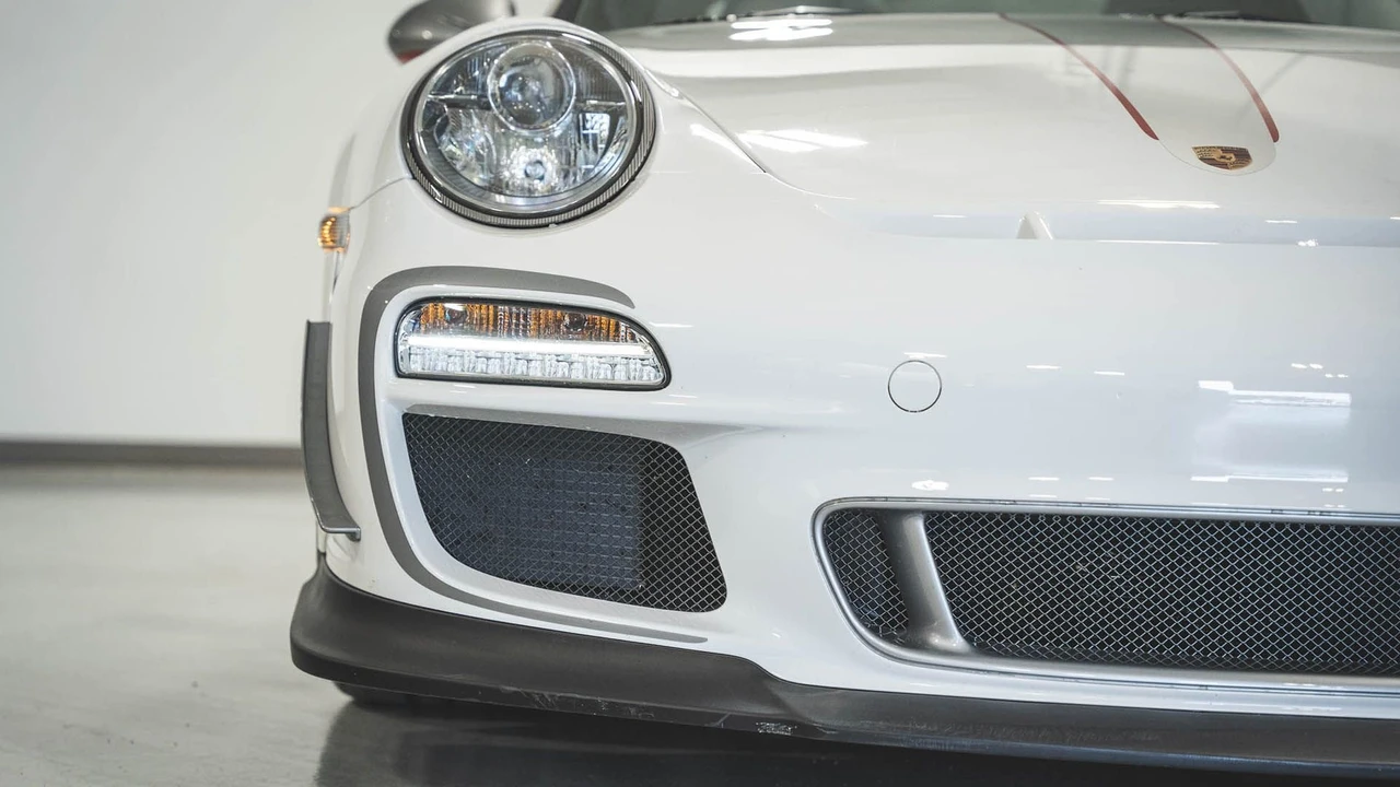 2011 Porsche 997 GT3 RS 4.0 - Image 29 of 31