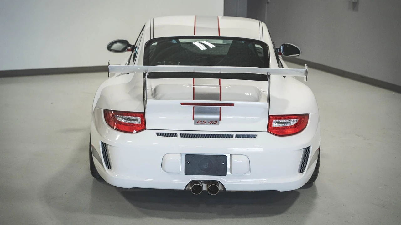 2011 Porsche 997 GT3 RS 4.0 - Image 8 of 31