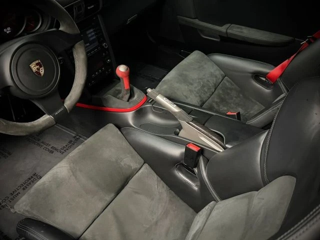 2011 Porsche 997 GT3 RS - Image 25 of 31