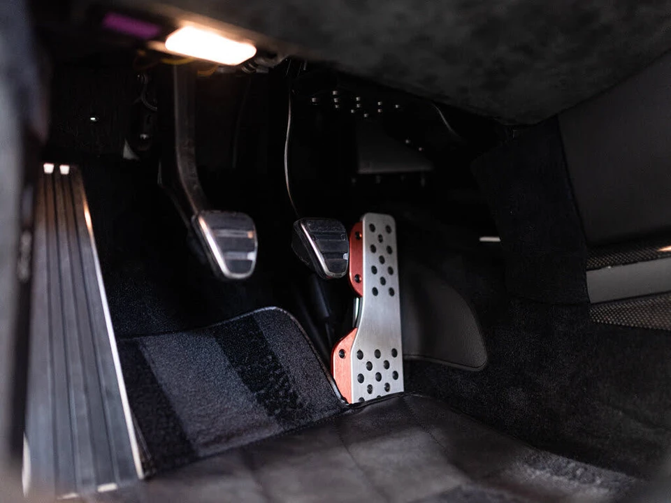 2011 Porsche 997 GT3 RS - Image 26 of 31