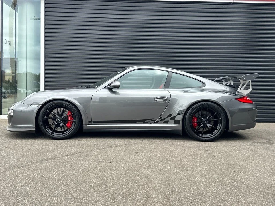 2011 Porsche 997 GT3 RS - Image 2 of 31