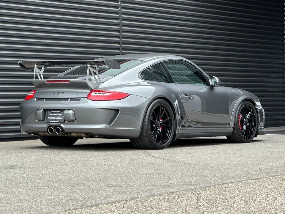 2011 Porsche 997 GT3 RS - Image 8 of 31