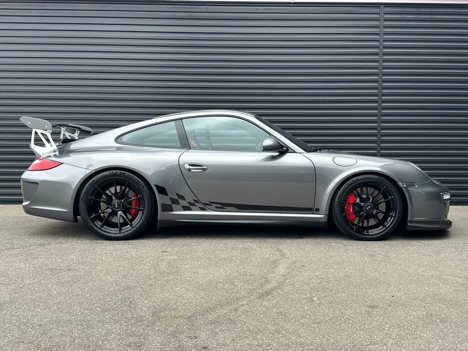 2011 Porsche 997 GT3 RS - Image 9 of 31
