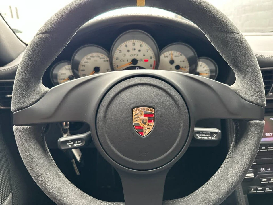 2011 Porsche 997 GT3 RS - Image 26 of 31