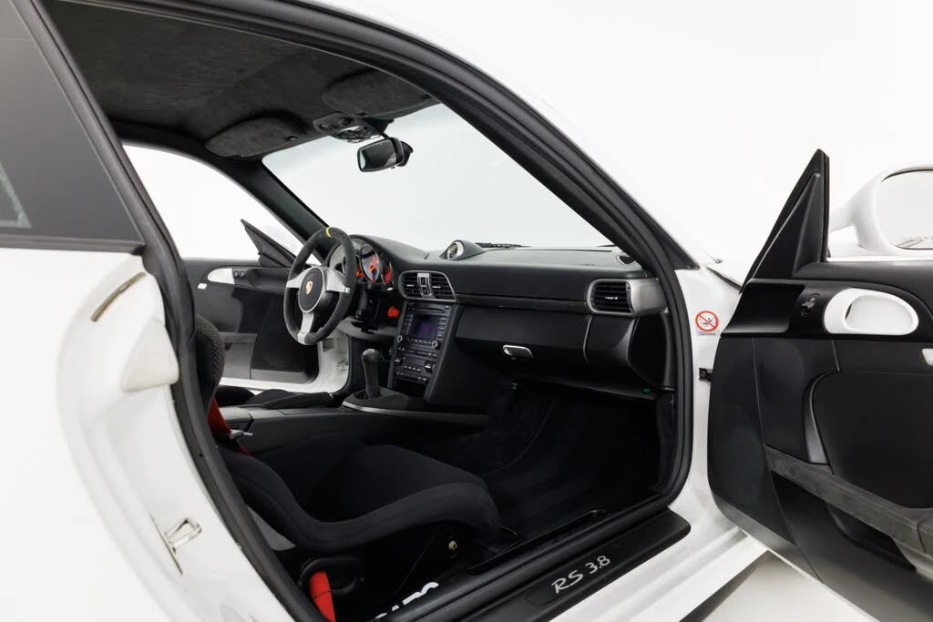 2011 Porsche 997 GT3 RS - Image 28 of 31