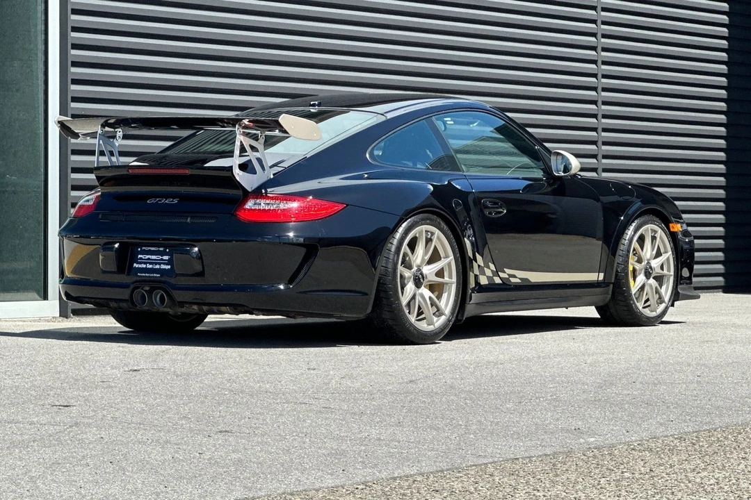 2011 Porsche 997 GT3 RS - Image 8 of 31