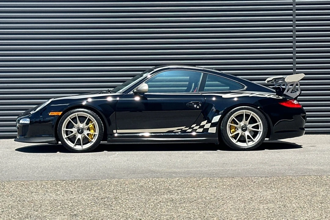 2011 Porsche 997 GT3 RS - Image 2 of 31