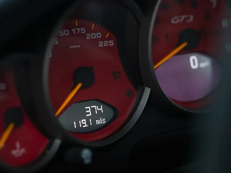 2011 Porsche 997 GT3 RS - Image 16 of 31