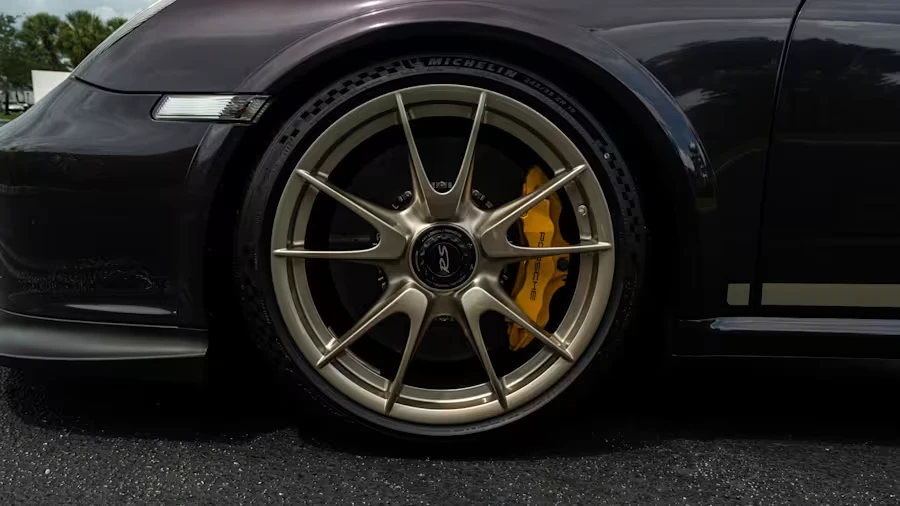 2011 Porsche 997 GT3 RS - Image 13 of 31