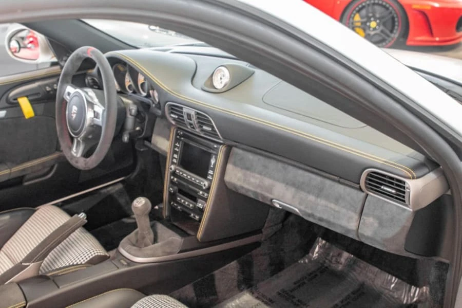 2011 Porsche 997 GT3 RS - Image 4 of 5