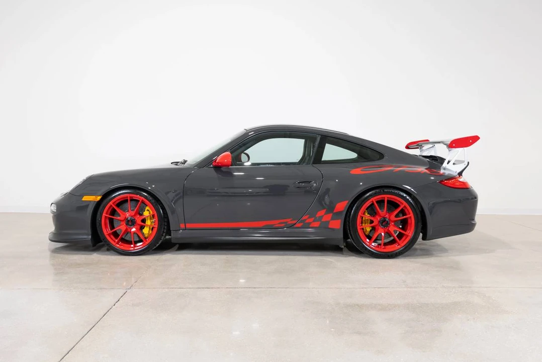 2011 Porsche 997 GT3 RS - Image 2 of 5