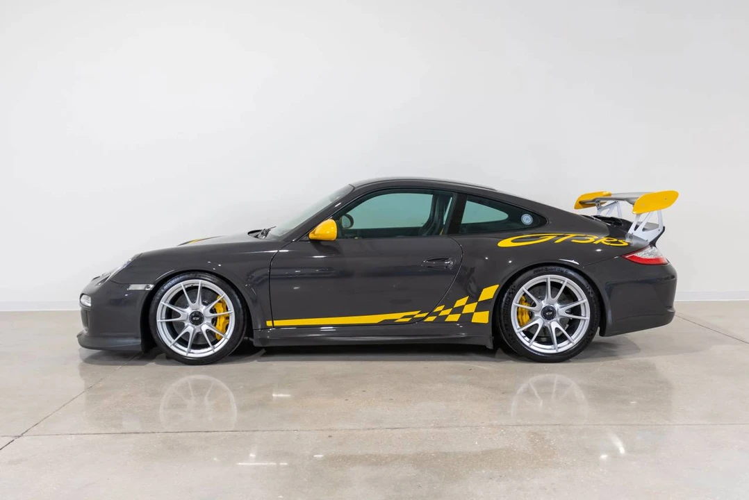 2011 Porsche 997 GT3 RS - Image 2 of 5