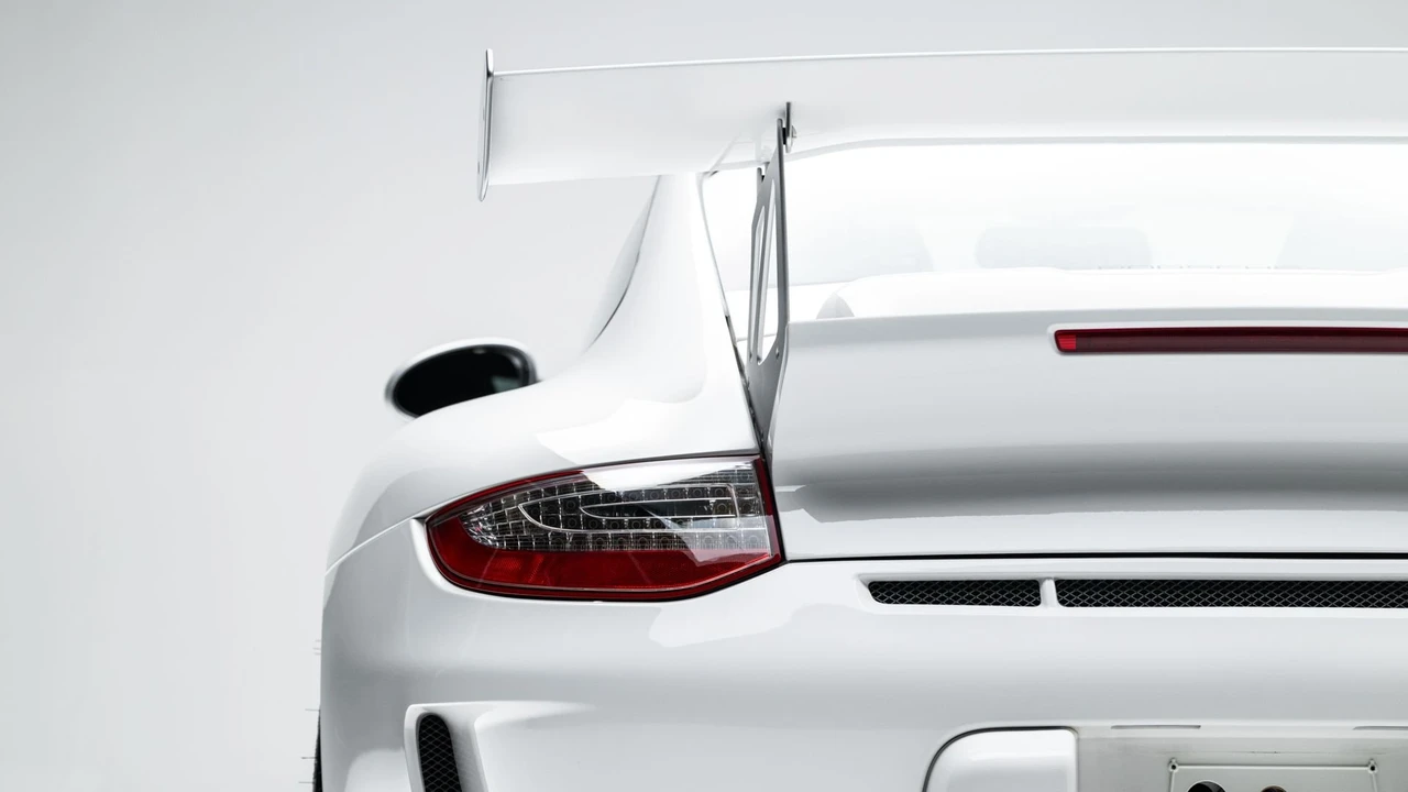 2011 Porsche 997 GT3 RS - Image 15 of 31