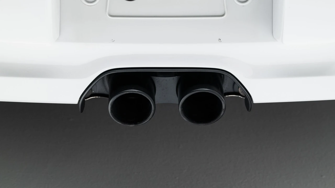 2011 Porsche 997 GT3 RS - Image 28 of 31
