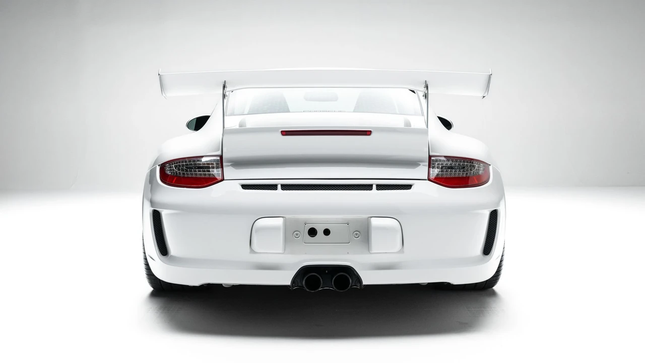 2011 Porsche 997 GT3 RS - Image 4 of 31