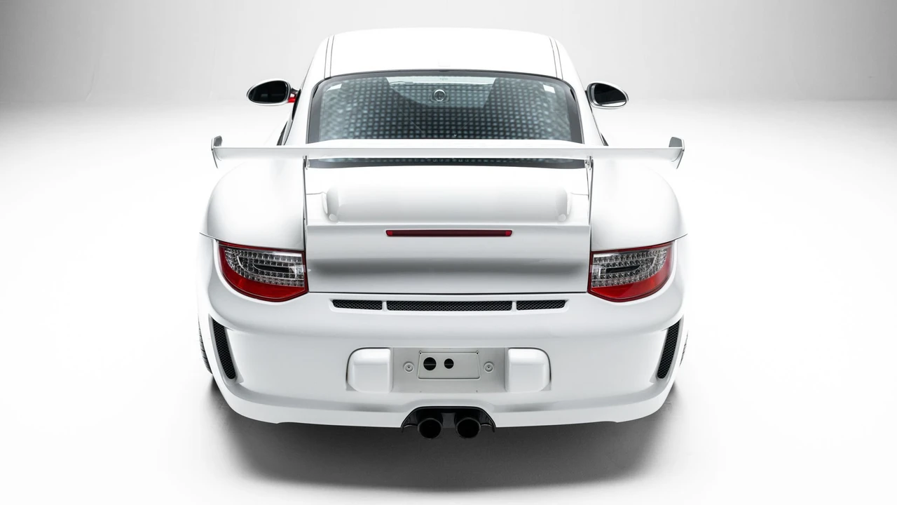 2011 Porsche 997 GT3 RS - Image 21 of 31