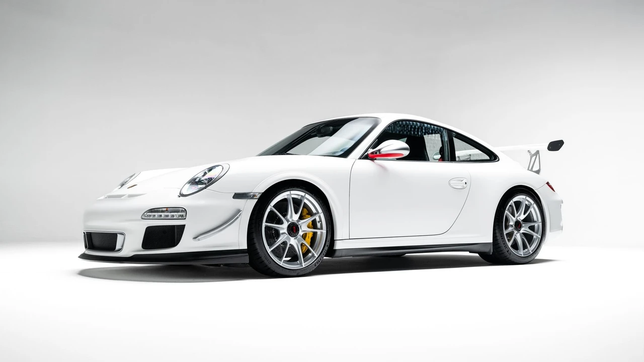 2011 Porsche 997 GT3 RS - Image 14 of 31