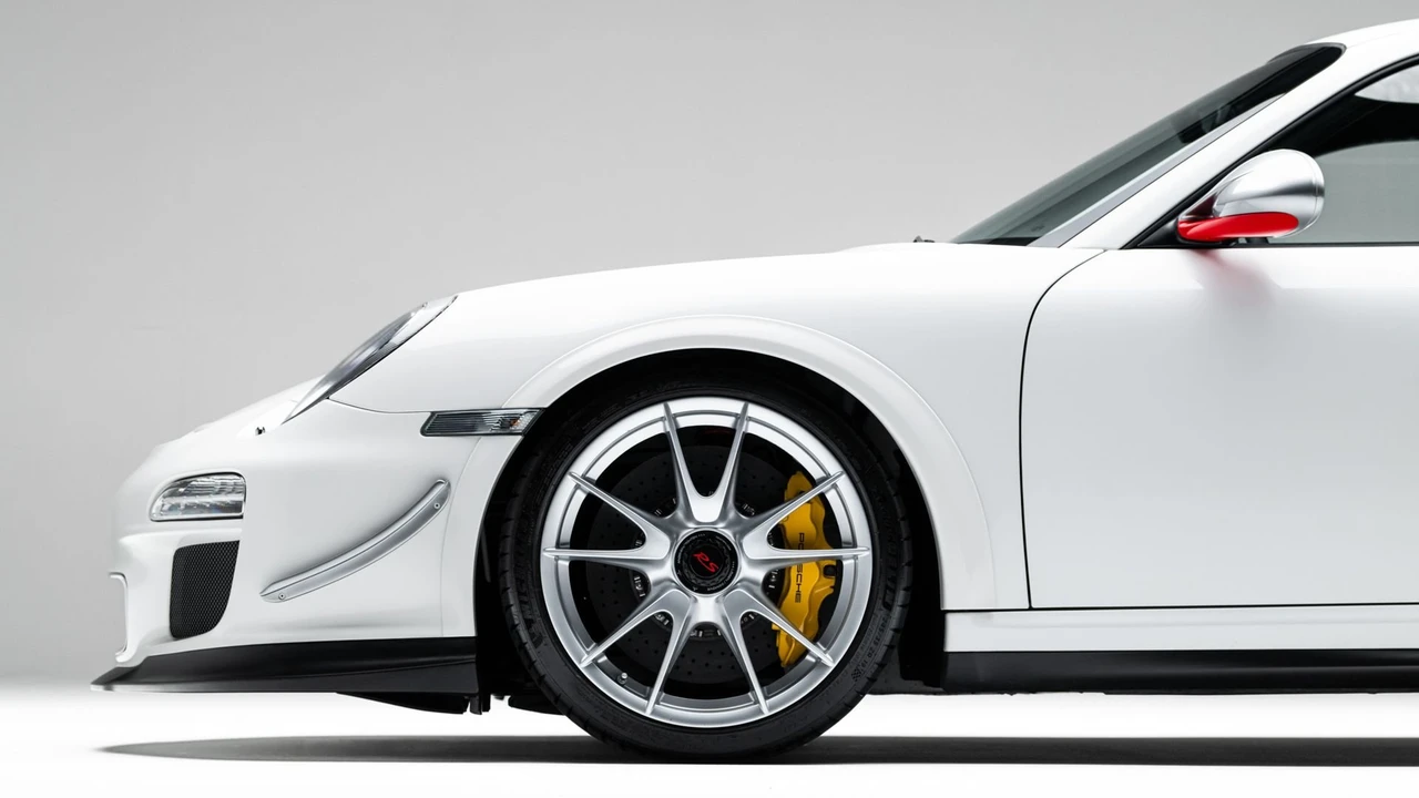 2011 Porsche 997 GT3 RS - Image 8 of 31