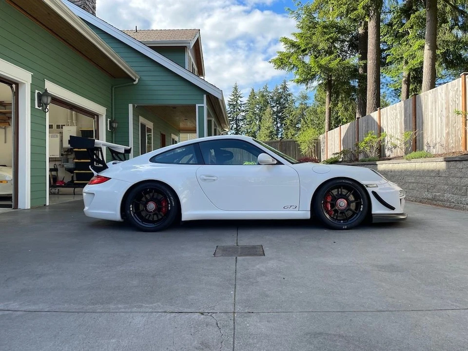 2011 Porsche 997 GT3 - Image 2 of 31