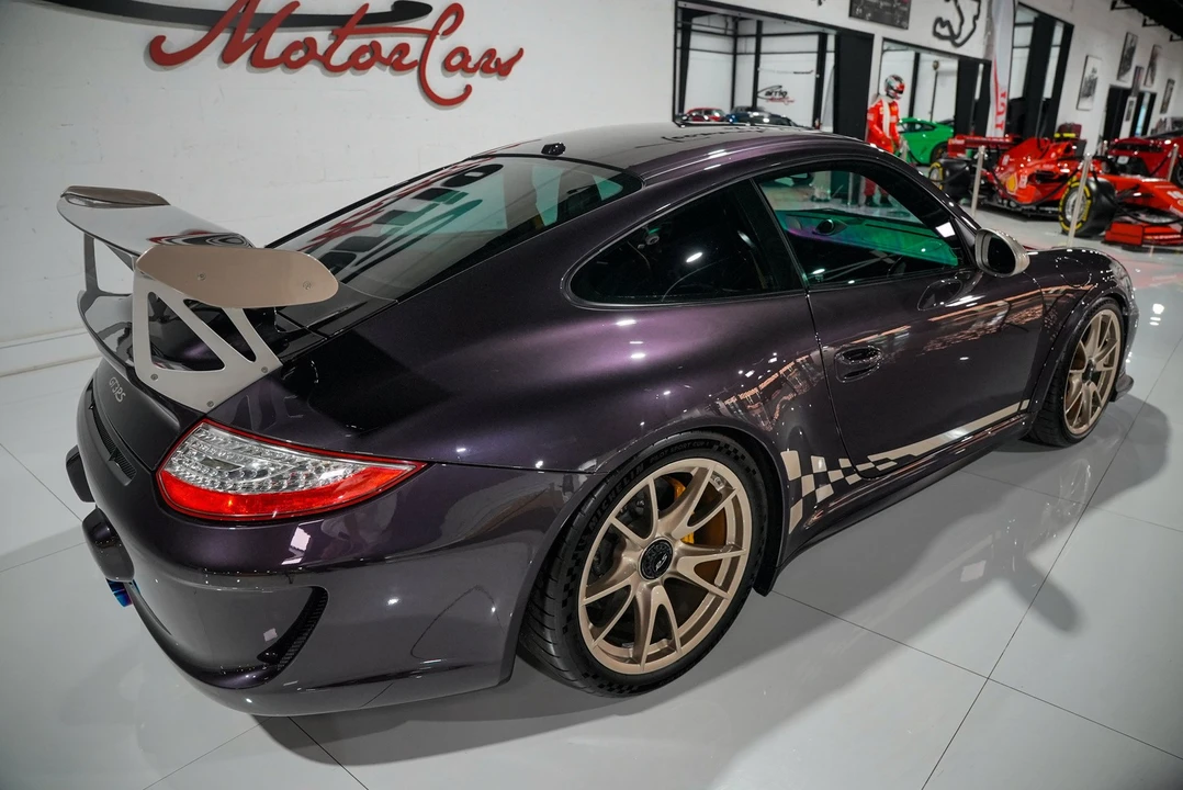 2011 Porsche 911 - Image 7 of 31