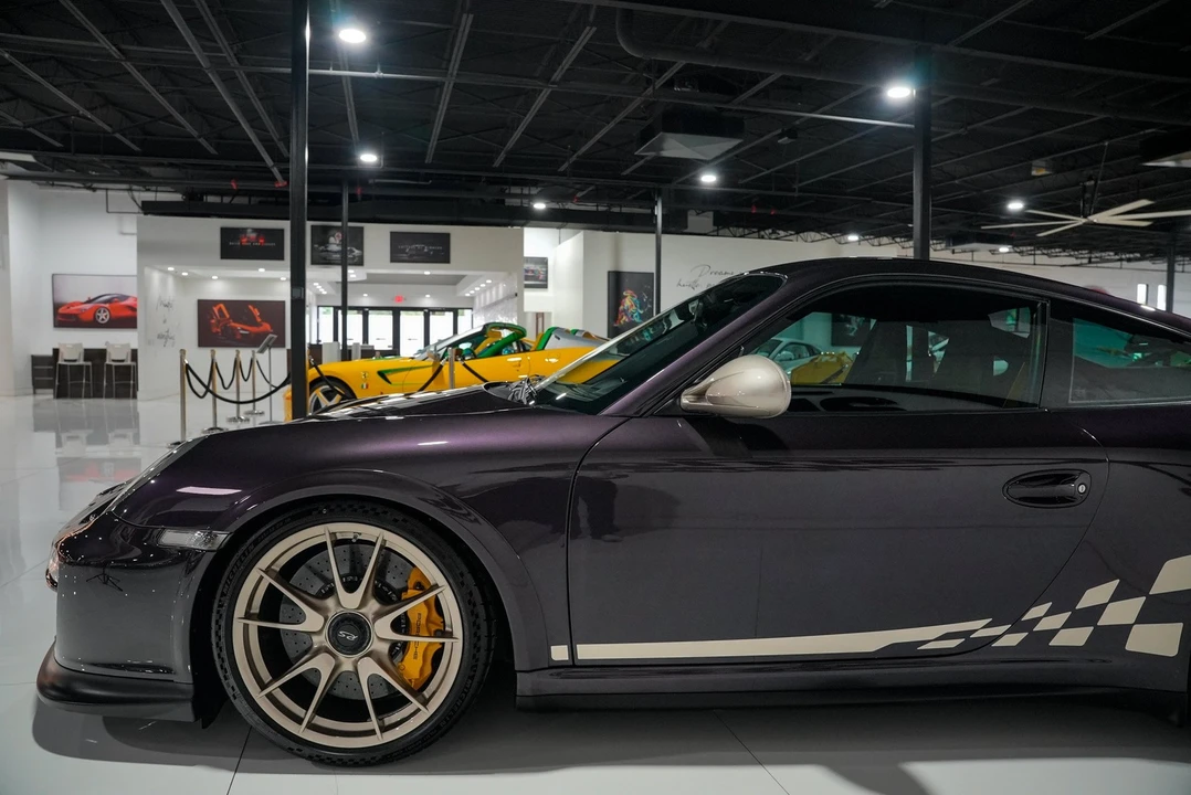 2011 Porsche 911 - Image 29 of 31