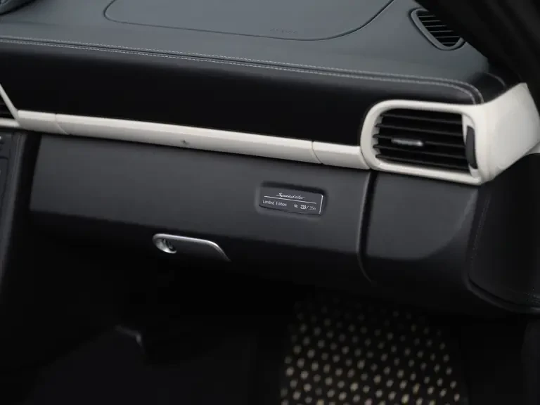 2011 Porsche 997 Speedster - Image 22 of 31