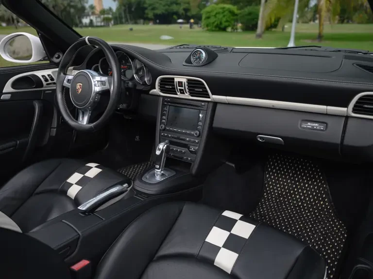 2011 Porsche 997 Speedster - Image 13 of 31