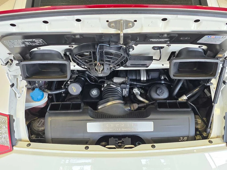 2011 Porsche 997 Targa - Image 16 of 31
