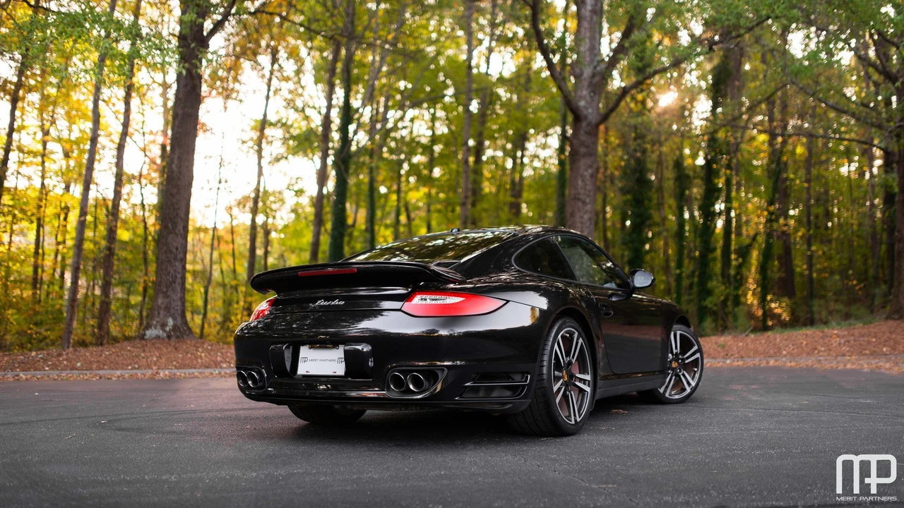2011 Porsche 997 Turbo - Image 10 of 31
