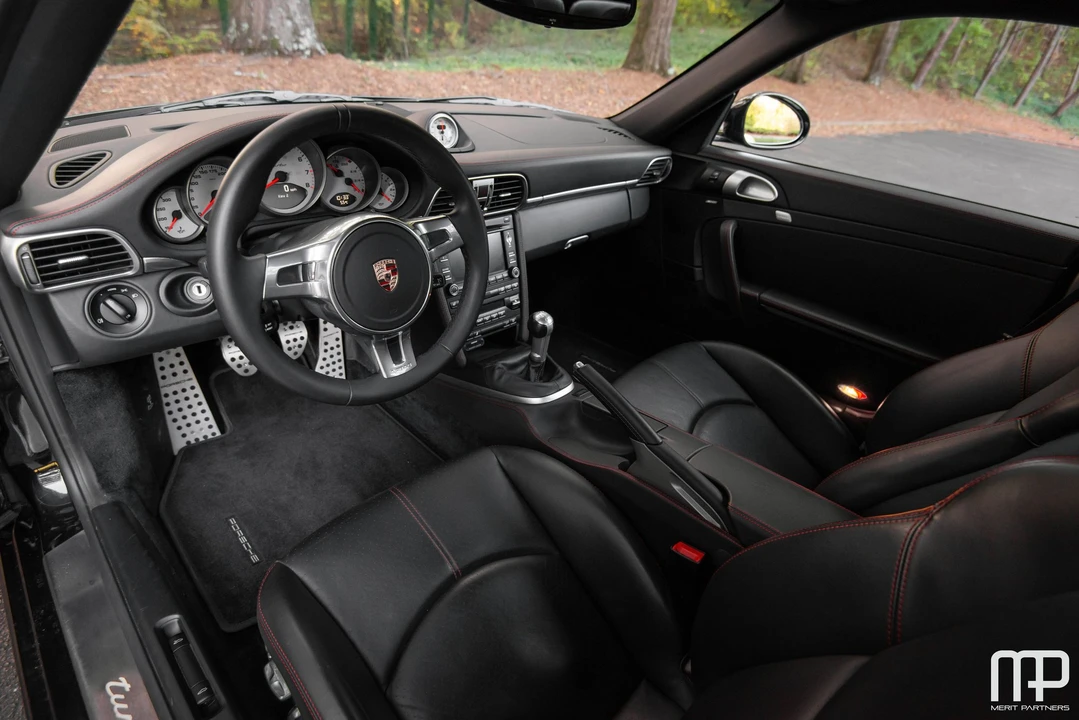 2011 Porsche 997 Turbo - Image 14 of 31