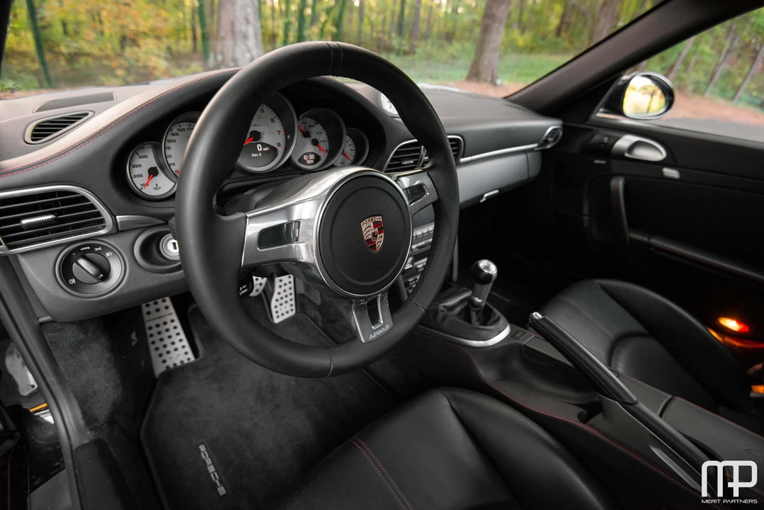 2011 Porsche 997 Turbo - Image 15 of 31