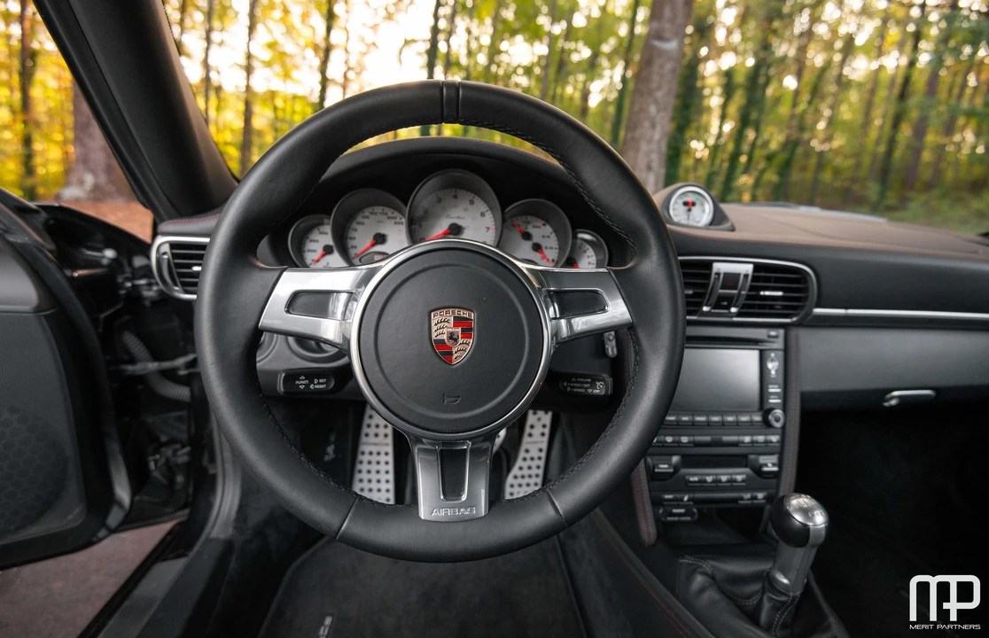 2011 Porsche 997 Turbo - Image 16 of 31