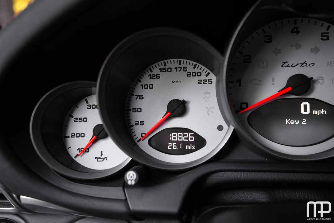 2011 Porsche 997 Turbo - Image 17 of 31