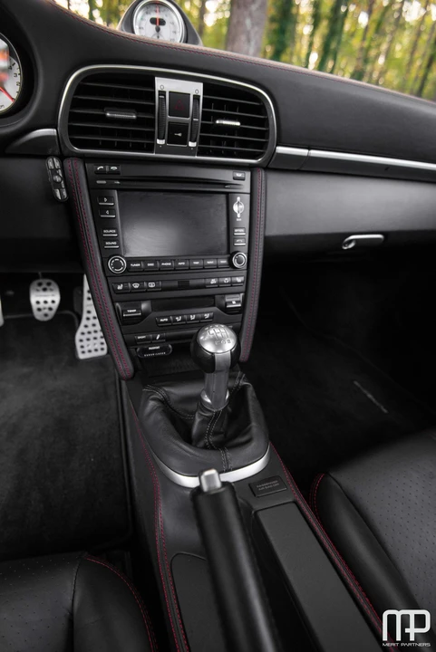 2011 Porsche 997 Turbo - Image 18 of 31