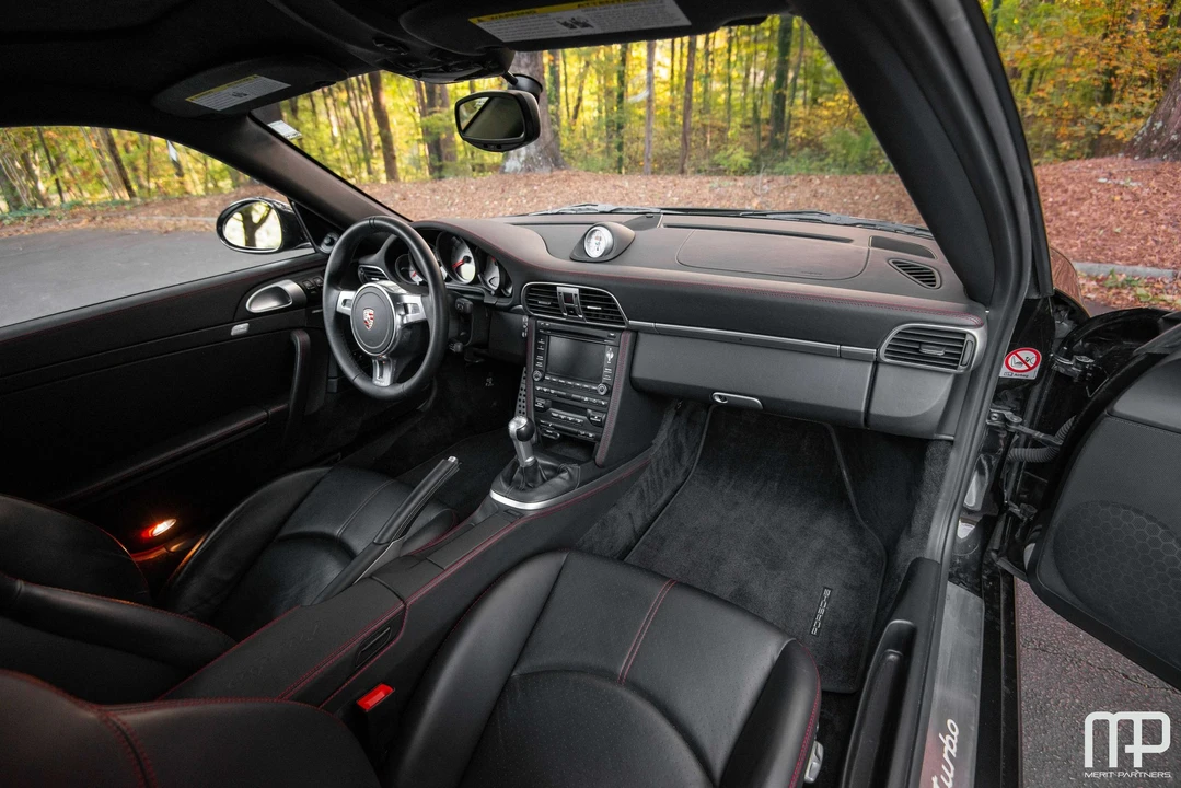 2011 Porsche 997 Turbo - Image 19 of 31