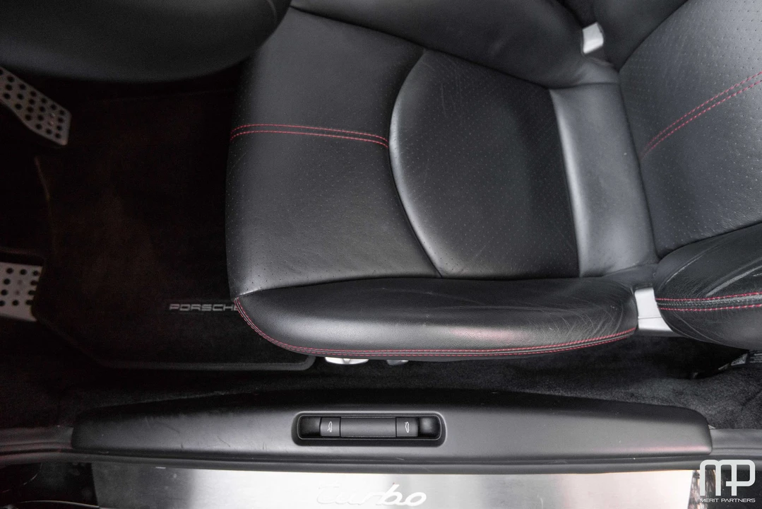 2011 Porsche 997 Turbo - Image 23 of 31